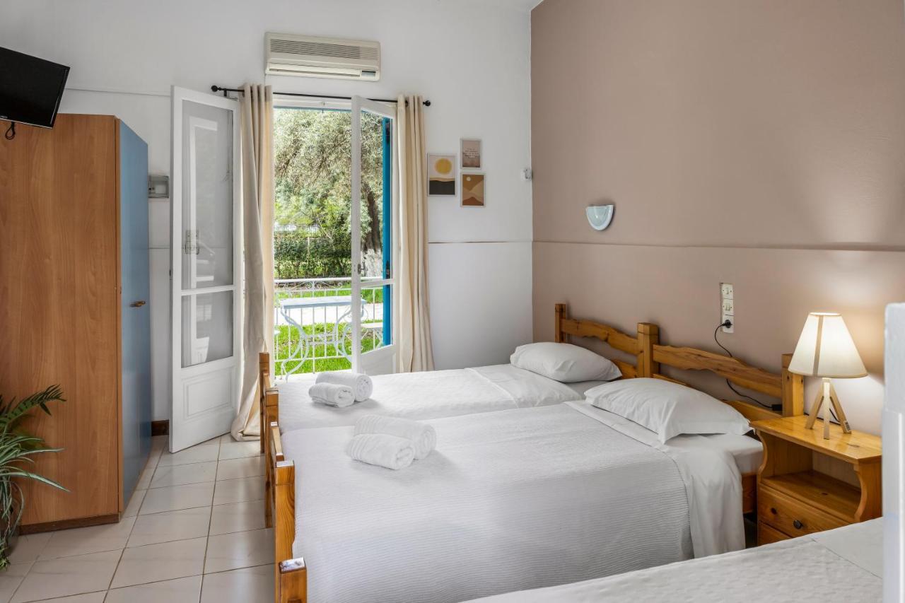 Oceanis Rooms Mikros Gialos Exteriör bild