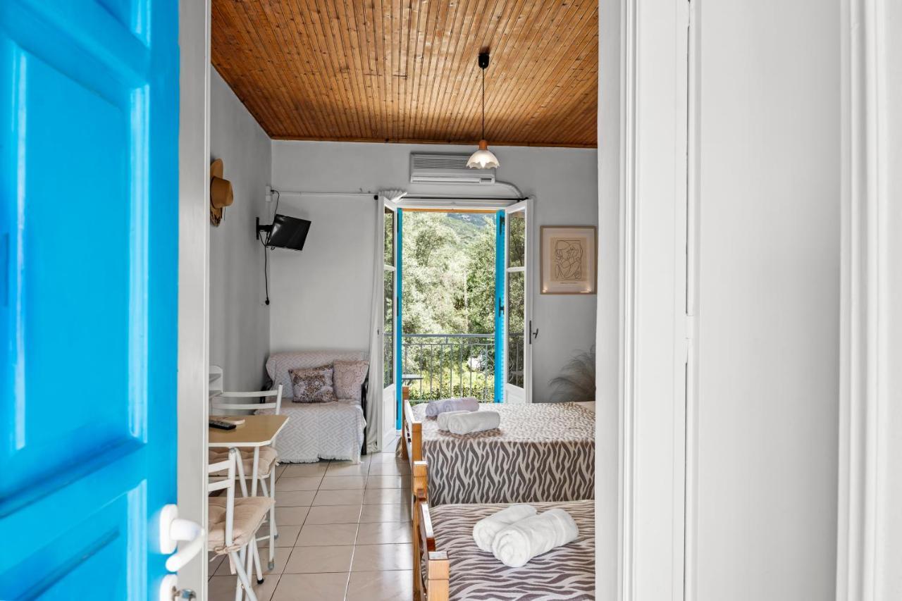 Oceanis Rooms Mikros Gialos Exteriör bild
